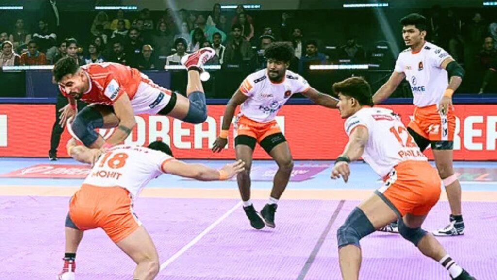 Puneri Paltan defeats Gujarat Giants 34-33 in Puneri Paltan defeats Gujarat Giants 34-33 in