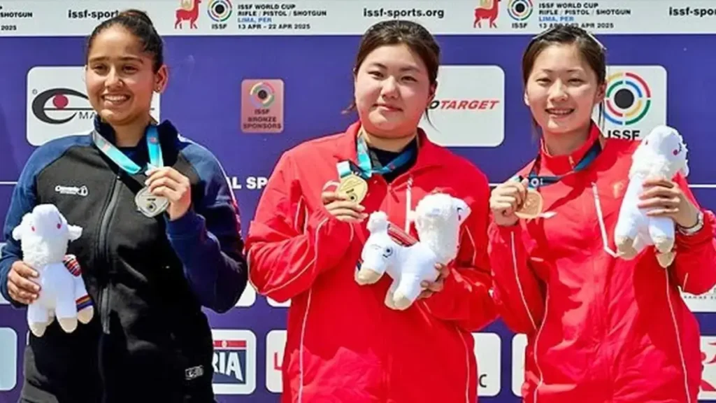 Shooting World Cup: सिमरनप्रीत का स्वर्ण एक अंक से छूटा, भारत ने तीसरा स्थान बरकरार रखा
